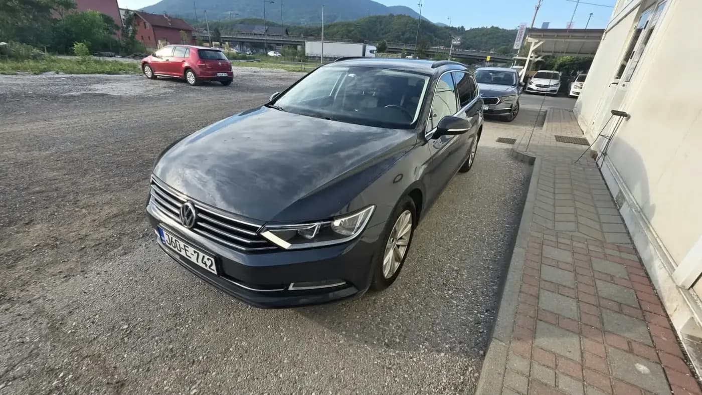 Volkswagen Passat – vozilo za najam Nomad Point - 1